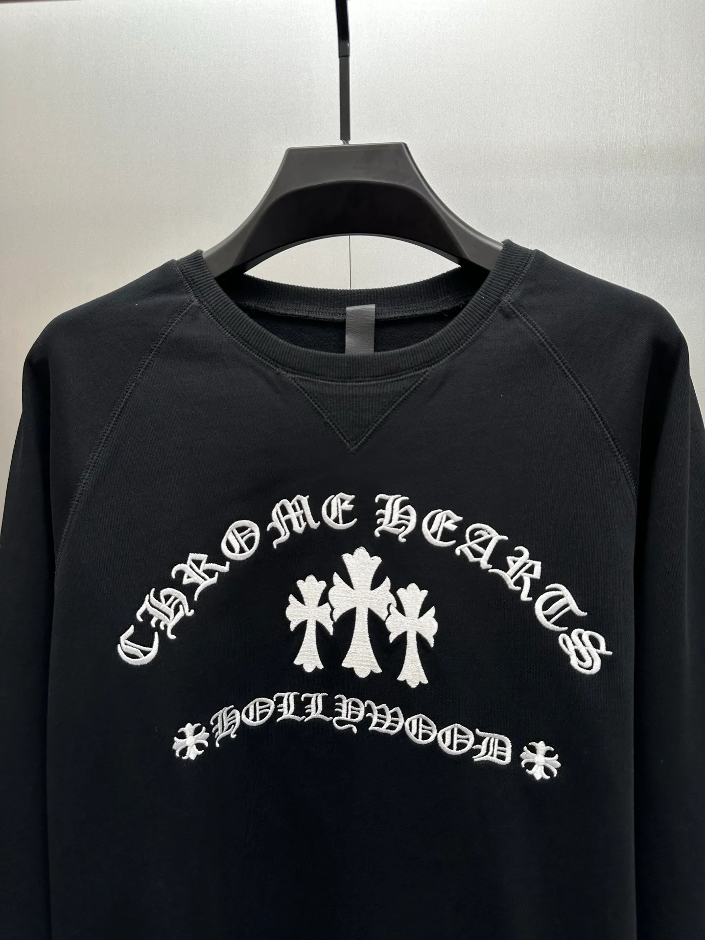P410 Chrome Hearts cross embroidery sweatshirt, genuine product purchased and developed for 12000, 380g Korean cotton and linen sweatshirt 100% cotton, 380g 2*2 matching high-end fashion brand rib, cloth fermentation wash, imported embroidery, customized 1:1 hardware, customized 1:1 leather label, customized 1:1 trademark, loose version size: S M L XL
